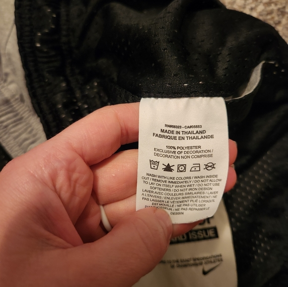 Retro Nike Mesh Reversible Shorts - Picture 9 of 11